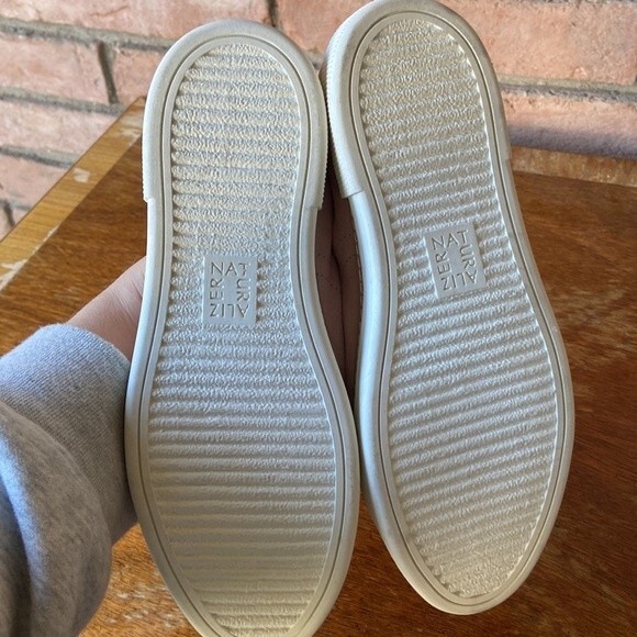 NWT Women's Naturalizer Zoey Pink Low Top Oxford Suede Sneakers, 6M - Picture 3 of 5